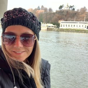 Meet your Posher, Dara